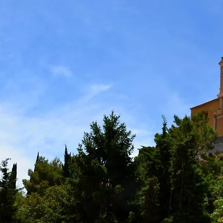 Arc En Ciel Szálloda Èze