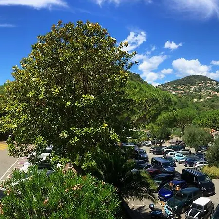 Arc En Ciel Отель Эз