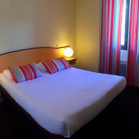 Arc En Ciel Hotell 2*