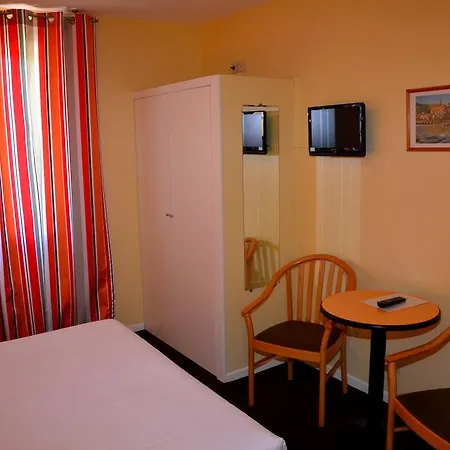 Arc En Ciel Hotell 2*